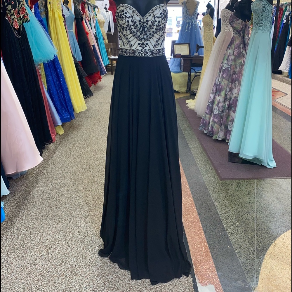 Prom Dress - Picture 2 of 4